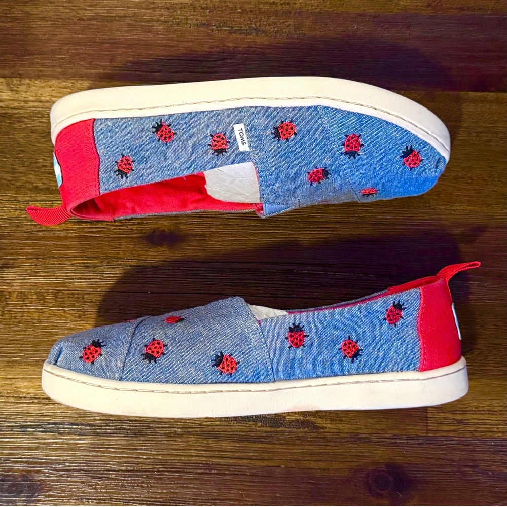 Toms Kids Alpargata Chambray Ladybugs - Size Youth 2.5 - Slip On Stylish DEAL